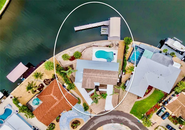 Photo 3 of Single family home for sale at 4223 Royal Palm Dr, Bradenton, FL 34210 | MLS# A4701007 | Listing updated on 2026-10-05