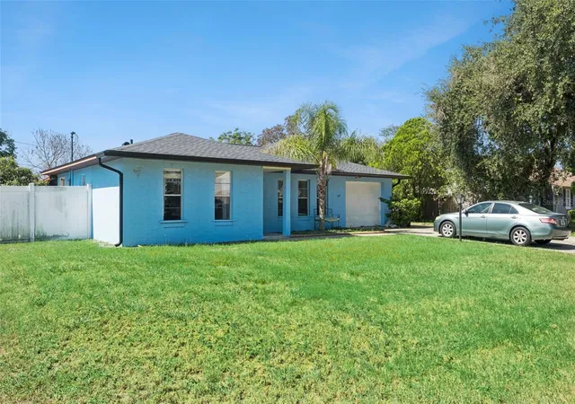 2nd image of 1065 Falcon St, Deltona, FL 32725 | MLS# O6428039