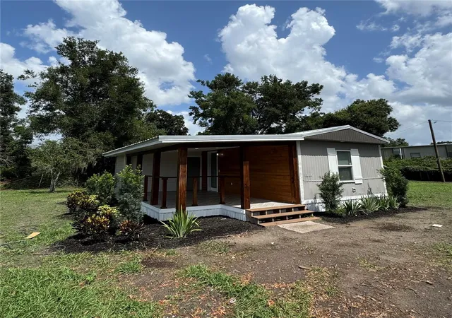 Photo 2 of Manufactured home for sale at 1119 N Parsons Ave, Seffner, FL 33584 | MLS# TB8532657 | Listing updated on 2026-09-14