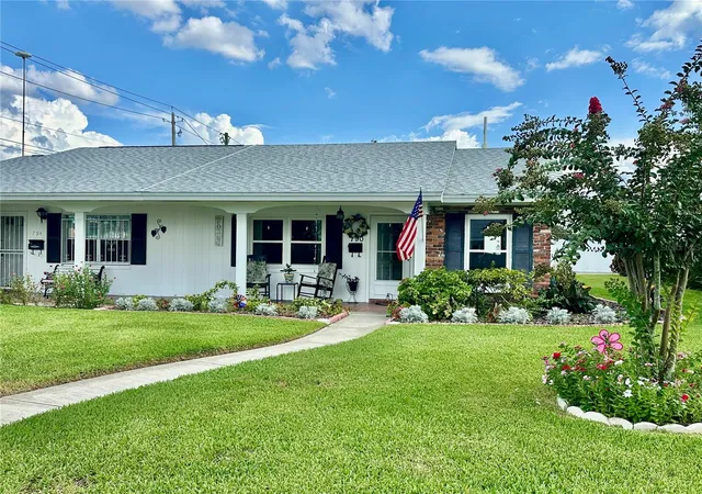 Photo 1 of Single family home for sale at 790 Ave Q Se, Winter Haven, FL 33880 | MLS# L4963793 | Listing updated on 2026-09-01