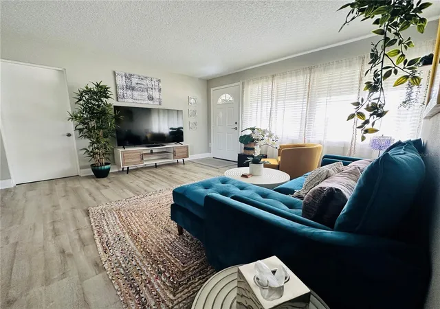 Photo 3 of Single family home for sale at 1886 Clematis Ln, Winter Park, FL 32792 | MLS# O6428045 | Listing updated on 2026-07-25