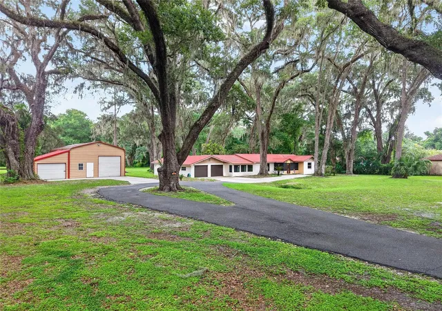 Photo 1 of Single family home for sale at 18741 N Us Hwy 301, Citra, FL 32113 | MLS# OM729177 | Listing updated on 2026-07-28