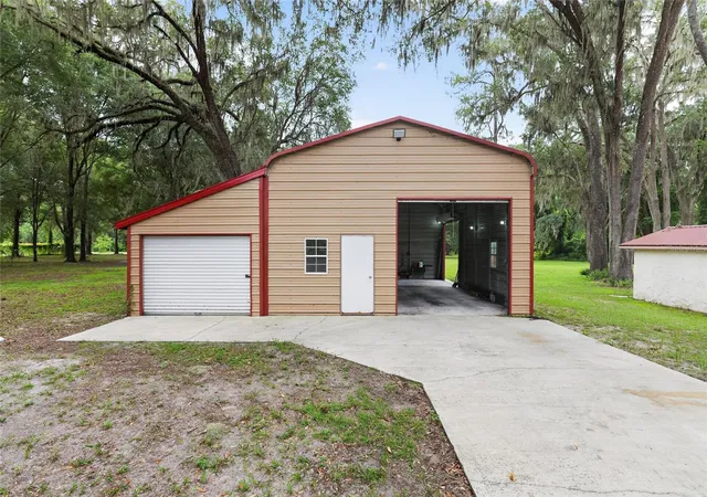 Photo 3 of Single family home for sale at 18741 N Us Hwy 301, Citra, FL 32113 | MLS# OM729177 | Listing updated on 2026-07-28
