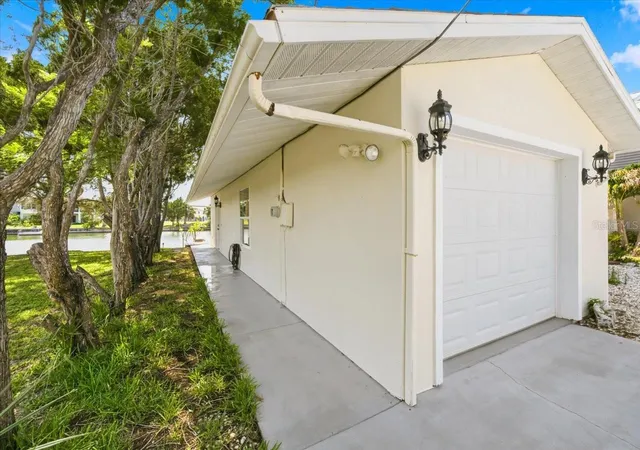 5th image of 3385 Holly Springs Dr, Hernando Beach, FL 34607 | MLS# TB8532668