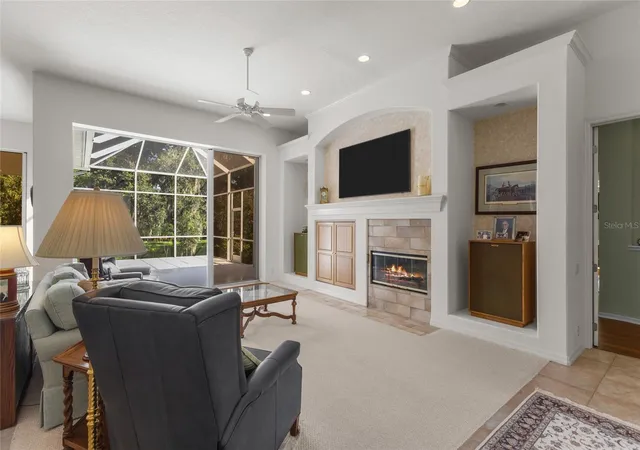 Photo 4 of Single family home for sale at 2686 Dick Wilson Dr, Sarasota, FL 34240 | MLS# A4701018 | Listing updated on 2026-08-13
