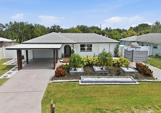 Photo 1 of Single family home for sale at 3615 Egerton Cir, Sarasota, FL 34233 | MLS# A4701023 | Listing updated on 2026-09-06