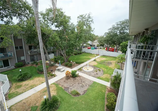 Listing Photo 2 - Condo for sale in building located at 4610 W Gray St, Tampa, FL 33609 - Unit #307