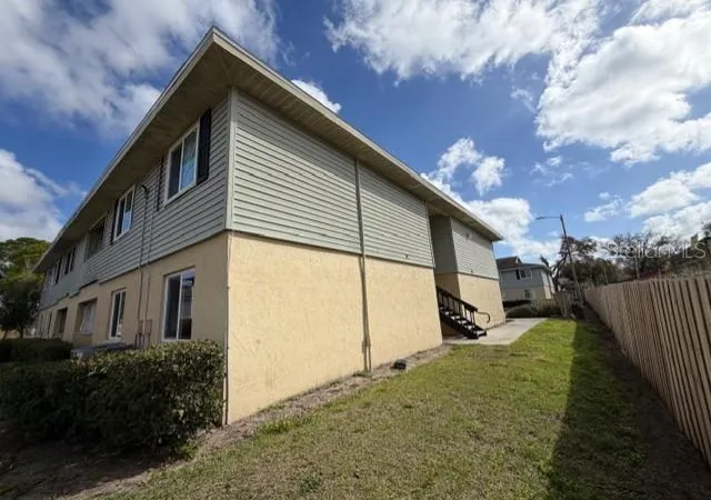 Listing Photo 1 - Condo for sale in building located at 231 Berry Tree Pl, BRANDON, FL 33510