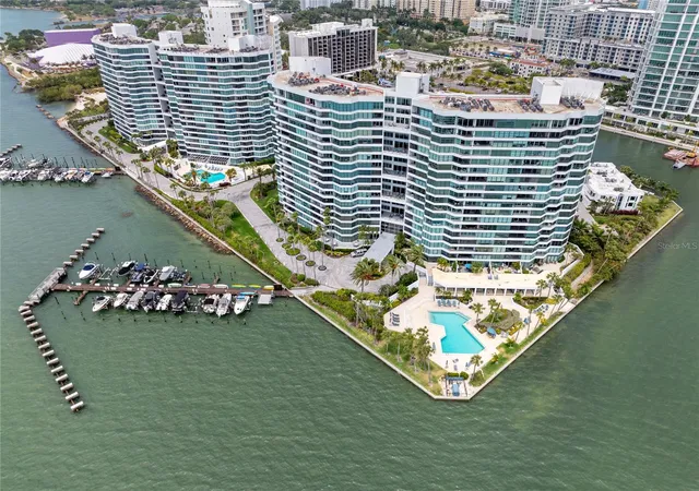 Listing Photo 3 - Condo for sale in building located at 888Th Blvd Of The Arts, Sarasota, FL 34236 - Unit #1705