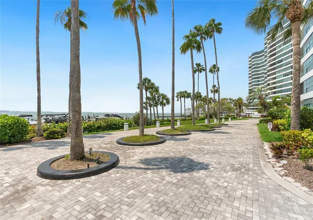 Listing Photo 4 - Condo for sale in building located at 888Th Blvd Of The Arts, Sarasota, FL 34236 - Unit #1705