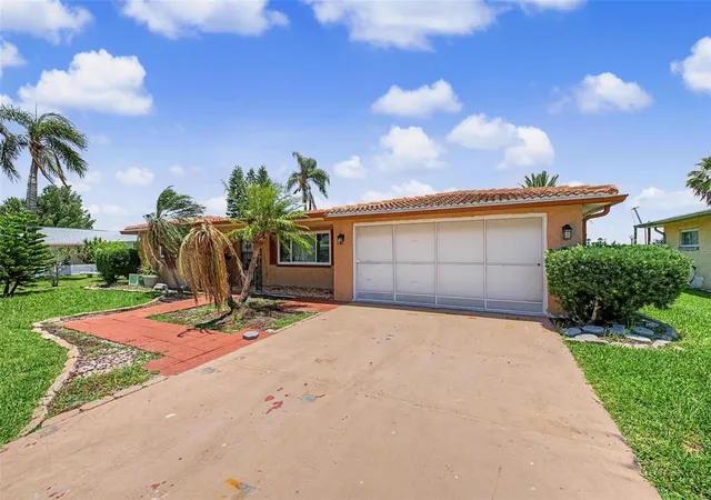 Photo 2 of Single family home for sale at 3837 Topsail Trl, New Port Richey, FL 34652 | MLS# TB8532699 | Listing updated on 2026-10-06