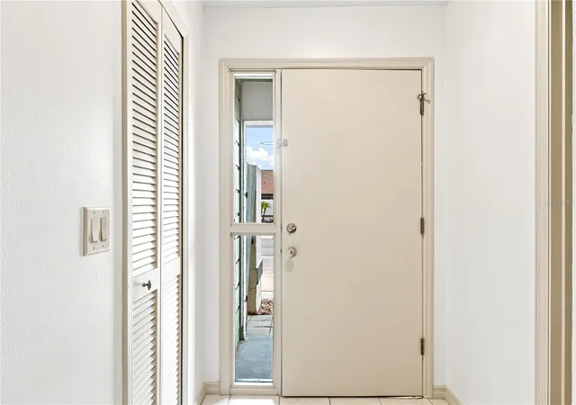 Photo 4 of Condo for sale at 2475 Tahoe Cir, Winter Park, FL 32792 | MLS# O6428082 | Listing updated on 2026-09-25