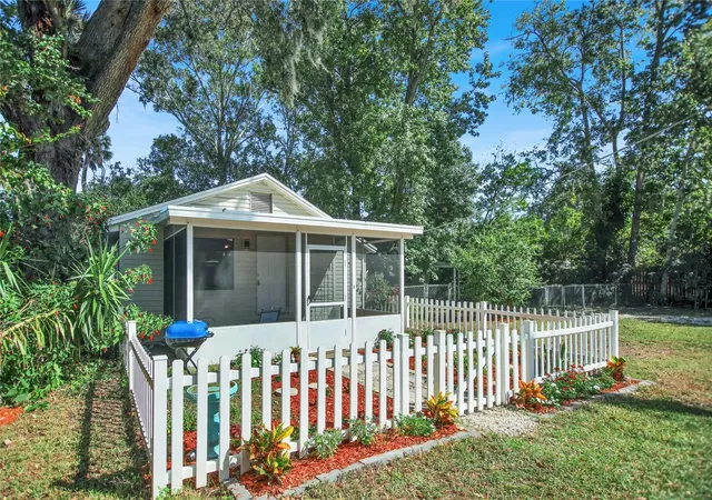 Photo 1 of Single family home for sale at 847 Jasmine Ave, Daytona Beach, FL 32117 | MLS# NS1088827 | Listing updated on 2026-09-29