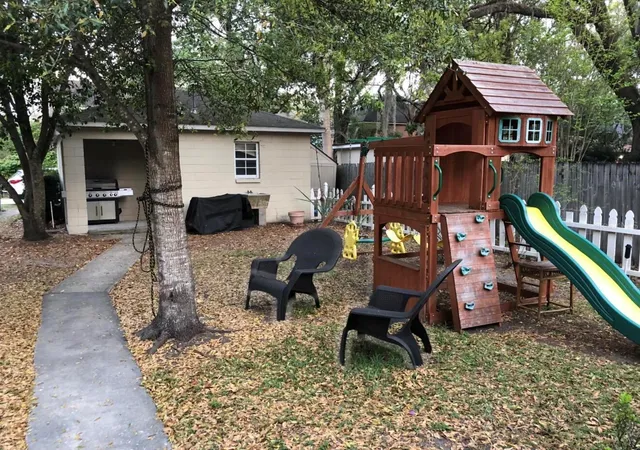 Photo 4 of Single family home for sale at 826 N Westmoreland Dr, Orlando, FL 32804 | MLS# O6428090 | Listing updated on 2026-07-25