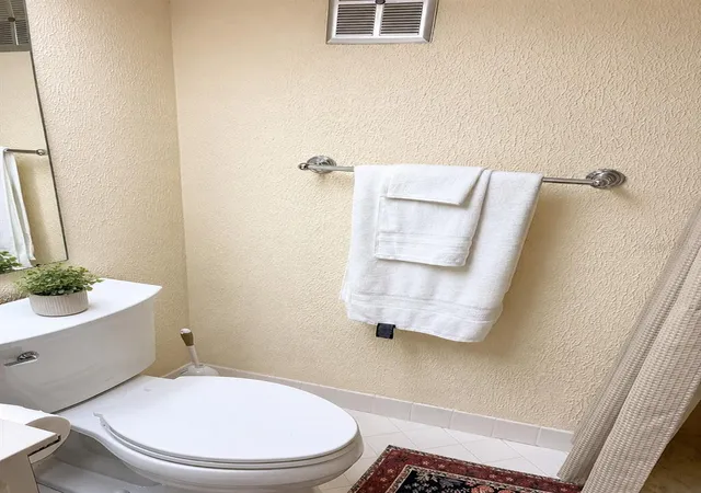 Listing Photo 2 - Condo for sale in building located at 4575 Cvs Cir, Madeira Beach, FL 33708 - Unit #506