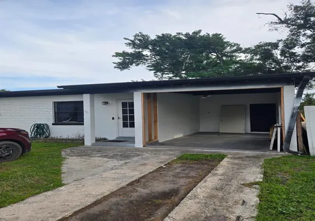 Photo 1 of Single family home for sale at 4810 Deauville Dr, Orlando, FL 32808 | MLS# TB8532731 | Listing updated on 2026-09-17