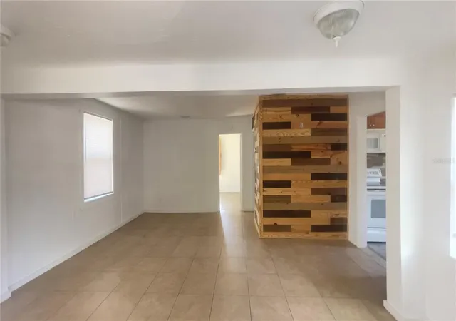 Photo 3 of Single family home for sale at 432 Se 15th Street, Gainesville, FL 32641 | MLS# GC542229 | Listing updated on 2026-09-05