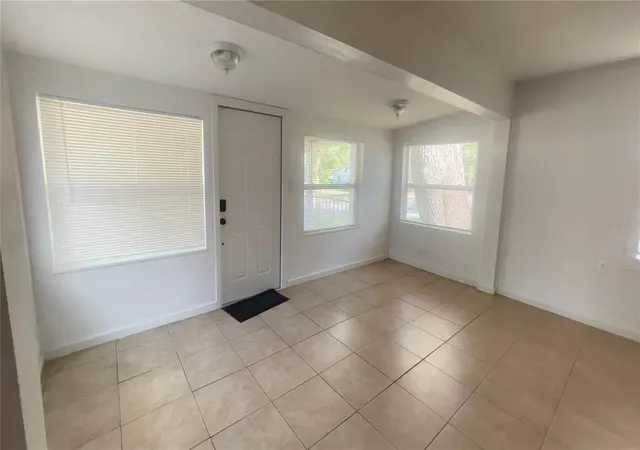Photo 4 of Single family home for sale at 432 SE 15th Street, Gainesville, FL 32641 | MLS# GC542229 | Listing updated on 2026-09-05