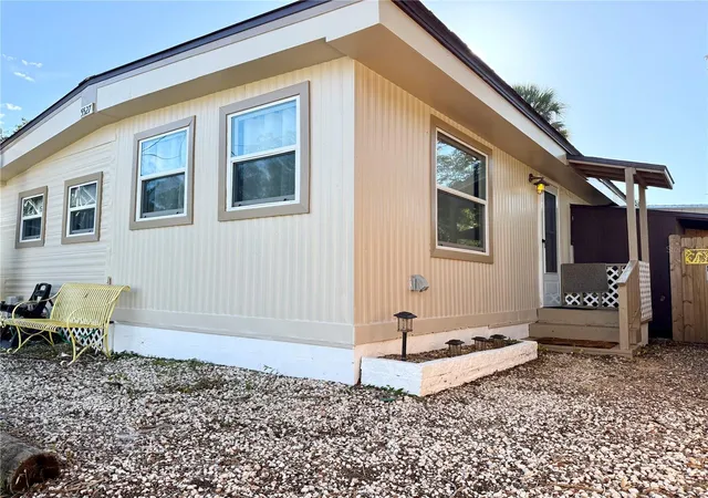 4th image of 5527 Darlene St, Weeki Wachee, FL 34607 | MLS# TB8532763