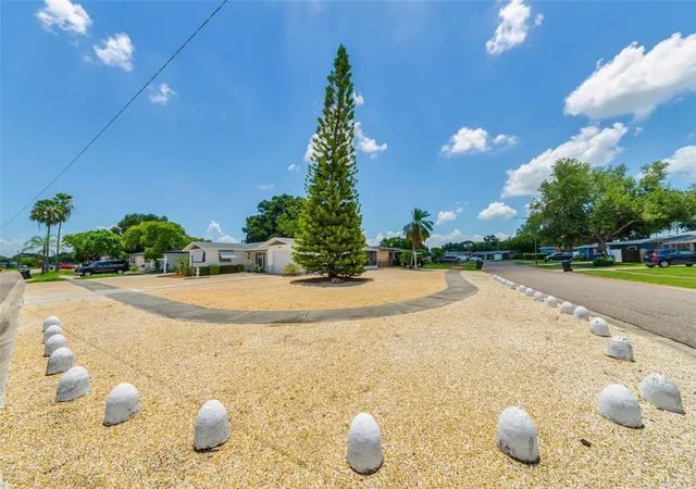 Photo 4 of Single family home for sale at 5992 32nd Avenue N, Saint Petersburg, FL 33710 | MLS# TB8532767 | Listing updated on 2026-10-20