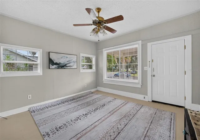 Photo 3 of Single family home for sale at 926 Ne 8th Avenue, Ocala, FL 34470 | MLS# OM729195 | Listing updated on 2026-09-12