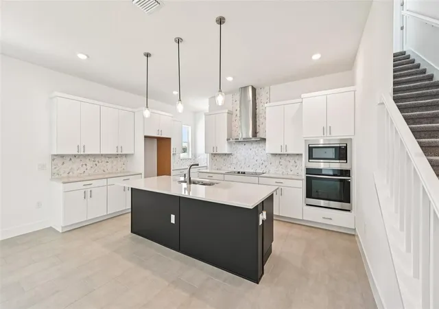 Photo 3 of Single family home for sale at 8230 Golden Beach Ct, Parrish, FL 34219 | MLS# TB8532770 | Listing updated on 2026-09-08