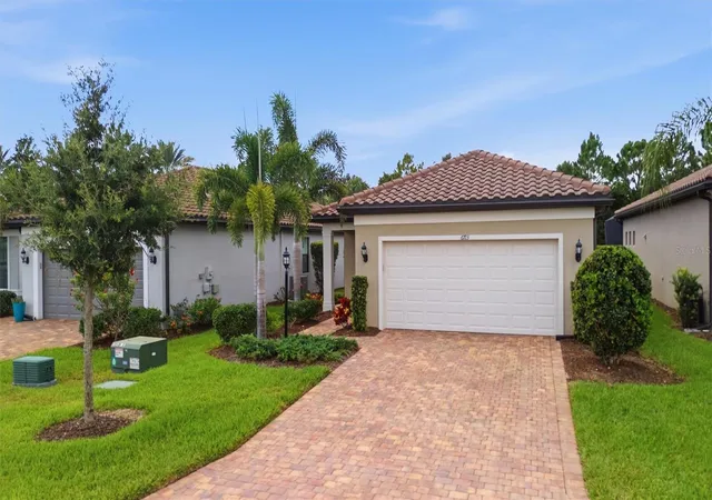 Photo 3 of Single family home for sale at 6713 Alstead Cir, Bradenton, FL 34202 | MLS# A4701050 | Listing updated on 2026-10-23