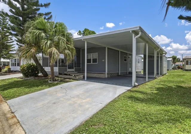 Photo 1 of Manufactured home for sale at 2100 Kings Hwy #522, Port Charlotte, FL 33980 | MLS# C7528818 | Listing updated on 2026-07-26