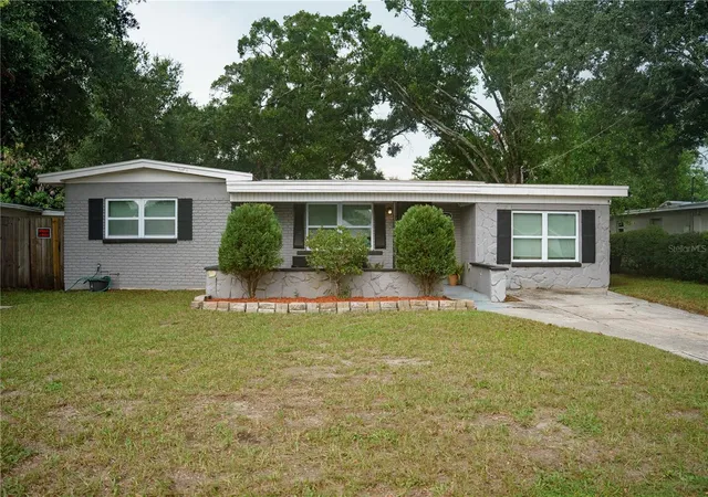 2nd image of 10906 N Lantana Ave, Tampa, FL 33612 | MLS# TB8532791