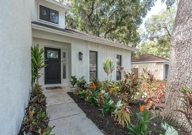 3rd image of 1901 Landside Dr, Valrico, FL 33594 | MLS# TB8532794