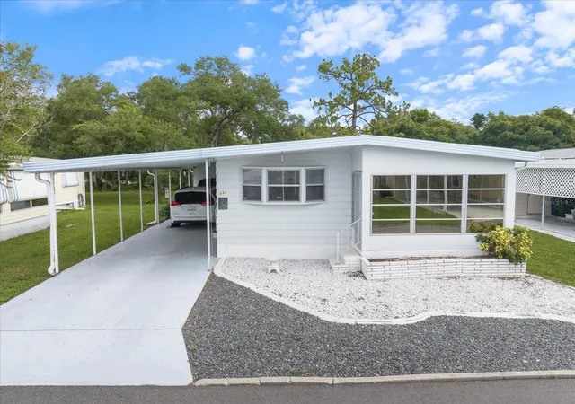 1st image of 832 Jolanda Cir, Venice, FL 34285 | MLS# N6145161