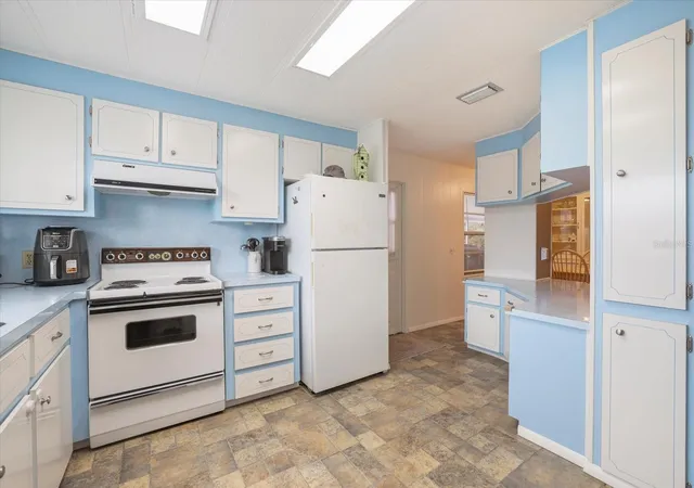 5th image of 832 Jolanda Cir, Venice, FL 34285 | MLS# N6145161
