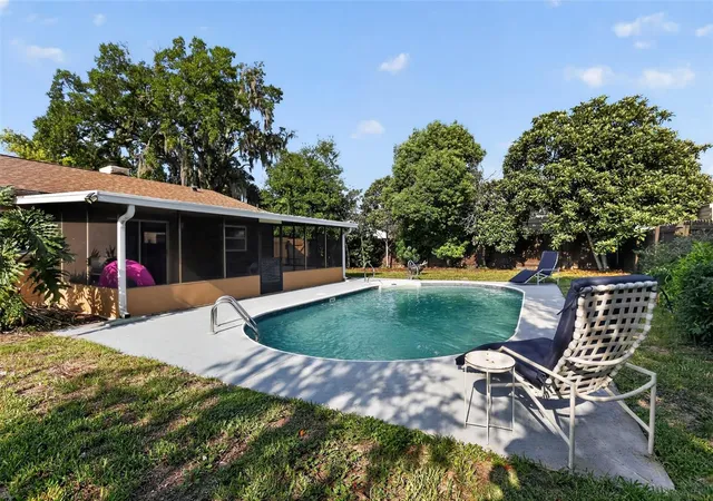 3rd image of 13635 Berkshire Ct, Grand Island, FL 32735 | MLS# O6428159