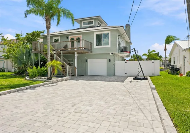 Photo 2 of Single family home for sale at 3199 Azalea Dr, Hernando Beach, FL 34607 | MLS# TB8532817 | Listing updated on 2026-08-10