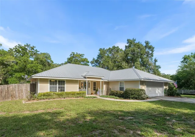 Photo 2 of Single family home for sale at 646 Ne 2nd Street, Williston, FL 32696 | MLS# GC542232 | Listing updated on 2026-07-30