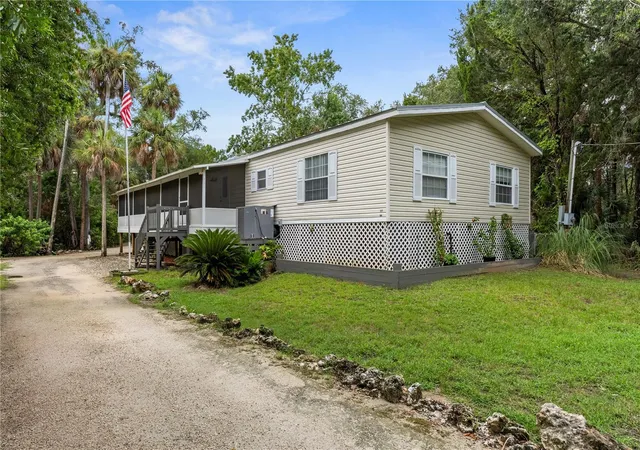 2nd image of 11720 W North Pl, Homosassa, FL 34448 | MLS# OM729203