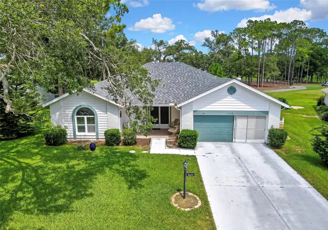 Photo 4 of Sale Pending at 7159 Crown Oaks Dr, Spring Hill, FL 34606 | MLS# W7887986 | Listing updated on 2026-10-07