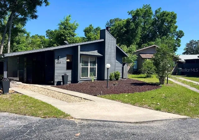 Photo 1 of Single family home for sale at 1819 Sw 29th Terrace, Ocala, FL 34474 | MLS# OM729211 | Listing updated on 2026-08-26