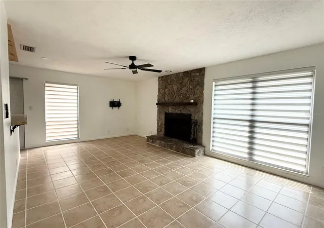 Photo 3 of Single family home for sale at 1819 Sw 29th Terrace, Ocala, FL 34474 | MLS# OM729211 | Listing updated on 2026-08-26
