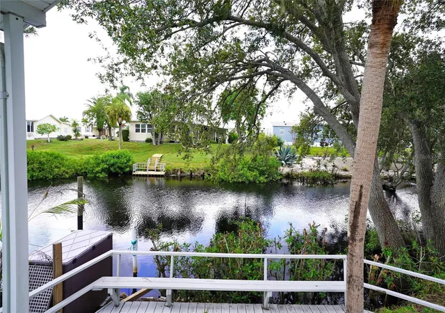 Photo 4 of Manufactured home for sale at 125 Brookshire Dr, Nokomis, FL 34275 | MLS# C7528834 | Listing updated on 2026-09-24