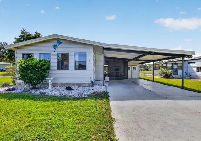 Photo 3 of Manufactured home for sale at 12 N Bobwhite Rd, Wildwood, FL 34785 | MLS# G5115559 | Listing updated on 2026-09-23