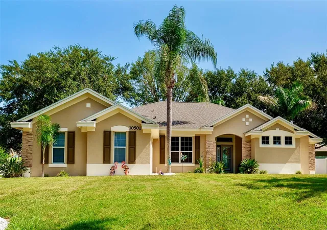 Photo 1 of Sale Pending at 10501 Via Como Ct, Clermont, FL 34711 | MLS# G5115561 | Listing updated on 2026-08-23