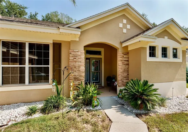 Photo 3 of Sale Pending at 10501 Via Como Ct, Clermont, FL 34711 | MLS# G5115561 | Listing updated on 2026-08-23