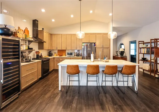 Photo 1 of Single family home for sale at 655 12th Avenue S, Saint Petersburg, FL 33701 | MLS# TB8532877 | Listing updated on 2026-10-04