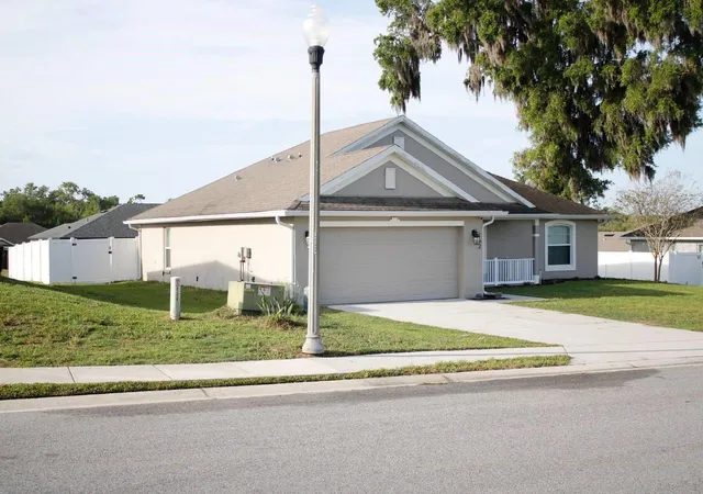 Photo 3 of Single family home for sale at 162 NW 44th Street, Ocala, FL 34475 | MLS# OM729214 | Listing updated on 2026-08-28