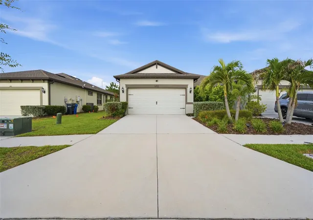 Photo 2 of Single family home for sale at 6352 Mooring Line Cir, Apollo Beach, FL 33572 | MLS# TB8532883 | Listing updated on 2026-10-03