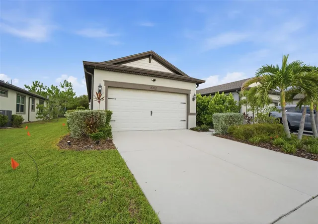 Photo 3 of Single family home for sale at 6352 Mooring Line Cir, Apollo Beach, FL 33572 | MLS# TB8532883 | Listing updated on 2026-10-03