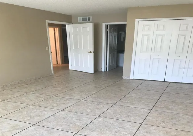 Listing Photo 5 - Condo for sale in building located at 9911 Turf Ct, Orlando, FL 32837 - Unit #2