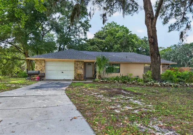 Photo 3 of Single family home for sale at 11025 Se 132nd Place, Ocklawaha, FL 32179 | MLS# G5115563 | Listing updated on 2026-07-29