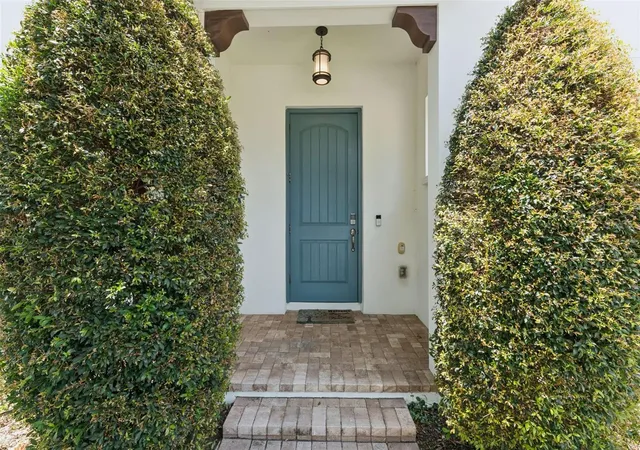 Photo 2 of Townhouse for sale at 8932 Bismarck Palm Dr, Winter Garden, FL 34787 | MLS# O6428241 | Listing updated on 2026-10-20